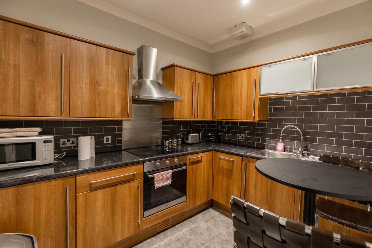 Two Bedroom Within Walking Distance To Centre Appartement *